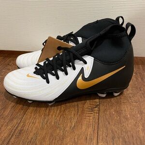Nike Phantomluna II Academy Women's Soccer Cleats